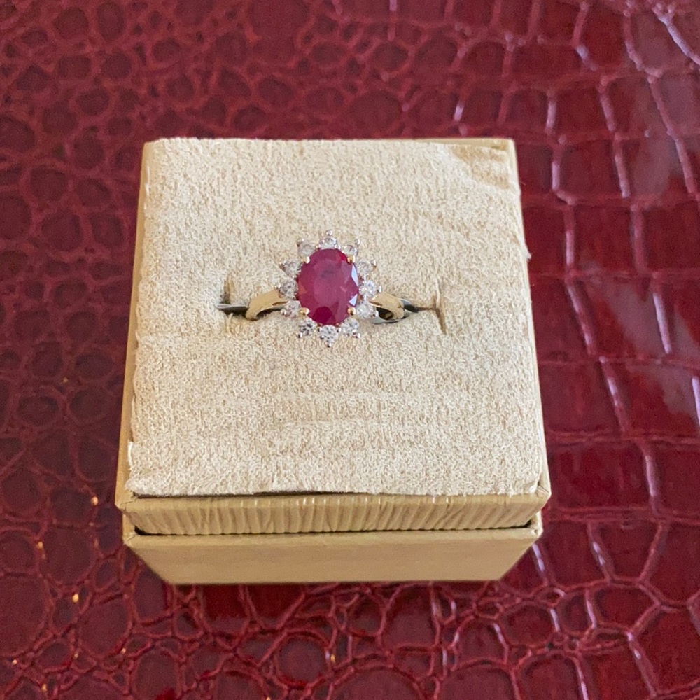 Ladies Ruby Ring